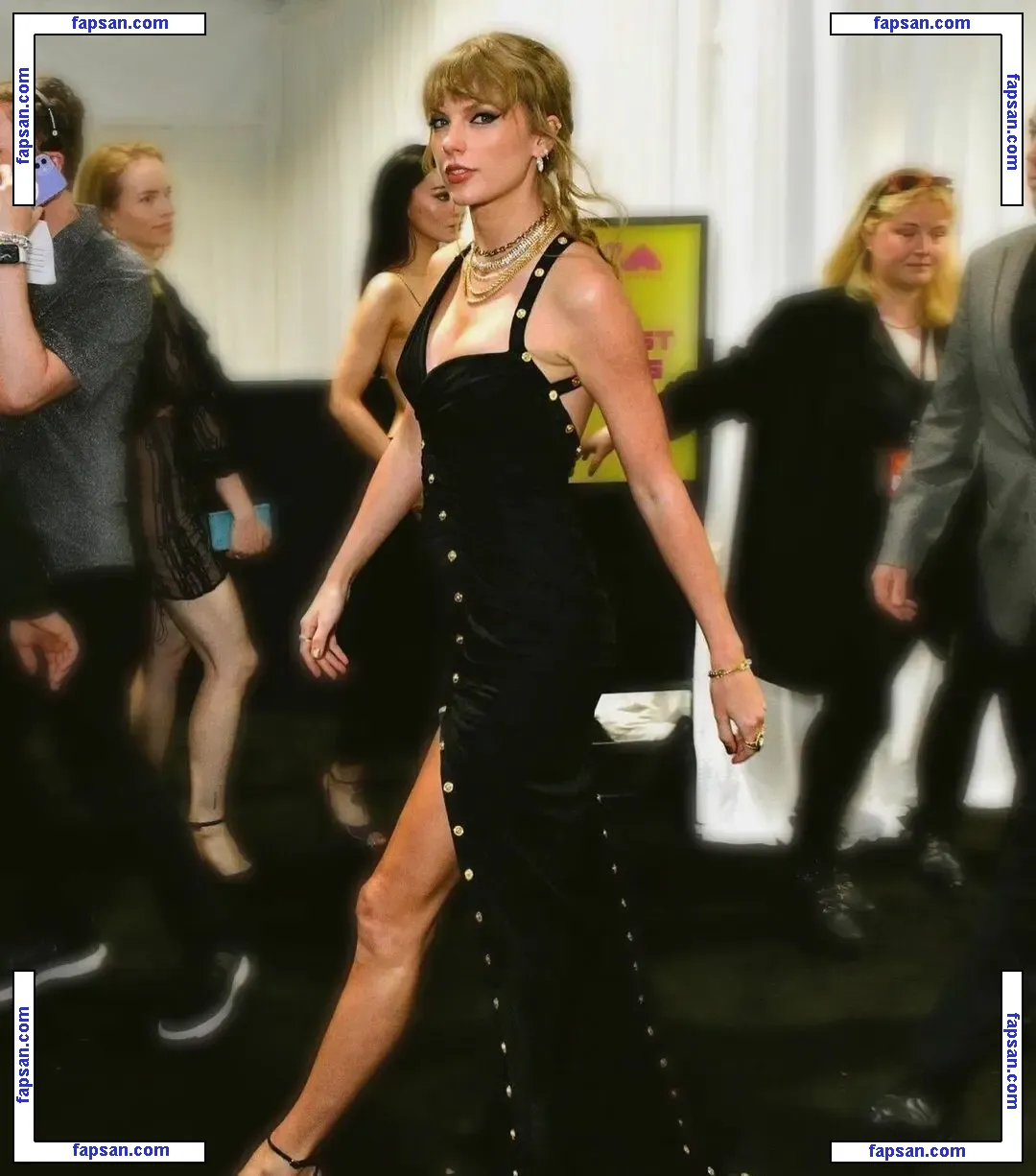 Taylor Swift nude photo #4304 from OnlyFans