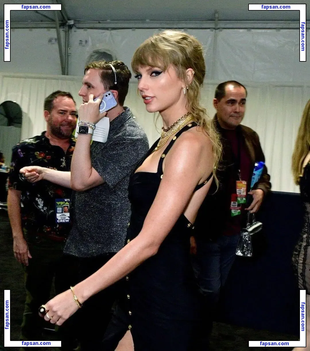 Taylor Swift nude photo #4305 from OnlyFans