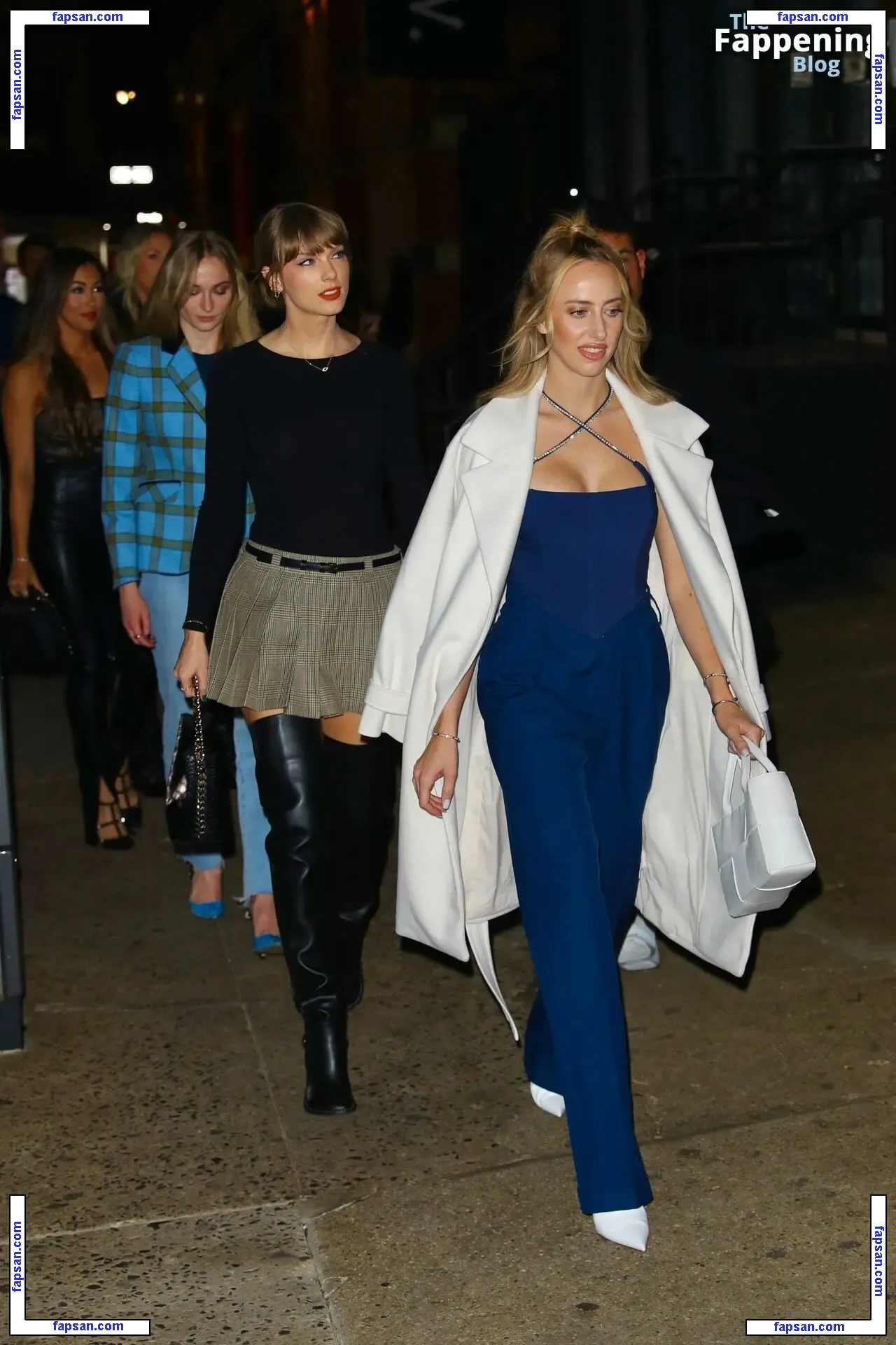 Taylor Swift nude photo #4438 from OnlyFans