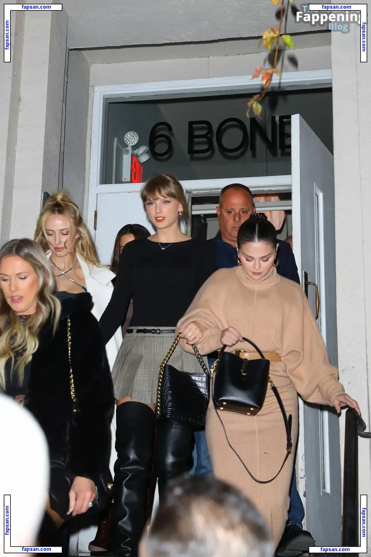 Taylor Swift nude photo #4452 from OnlyFans