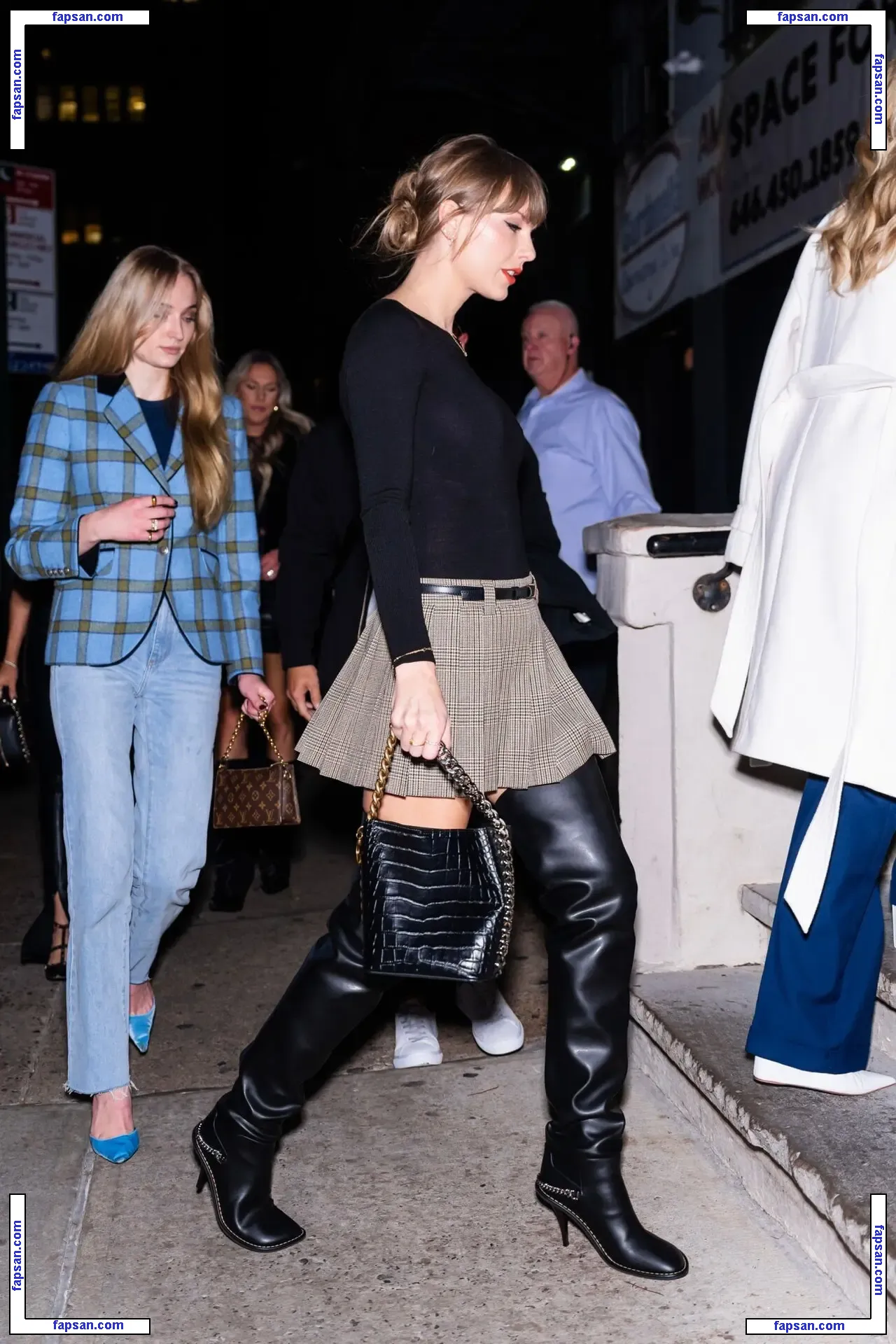 Taylor Swift nude photo #4465 from OnlyFans