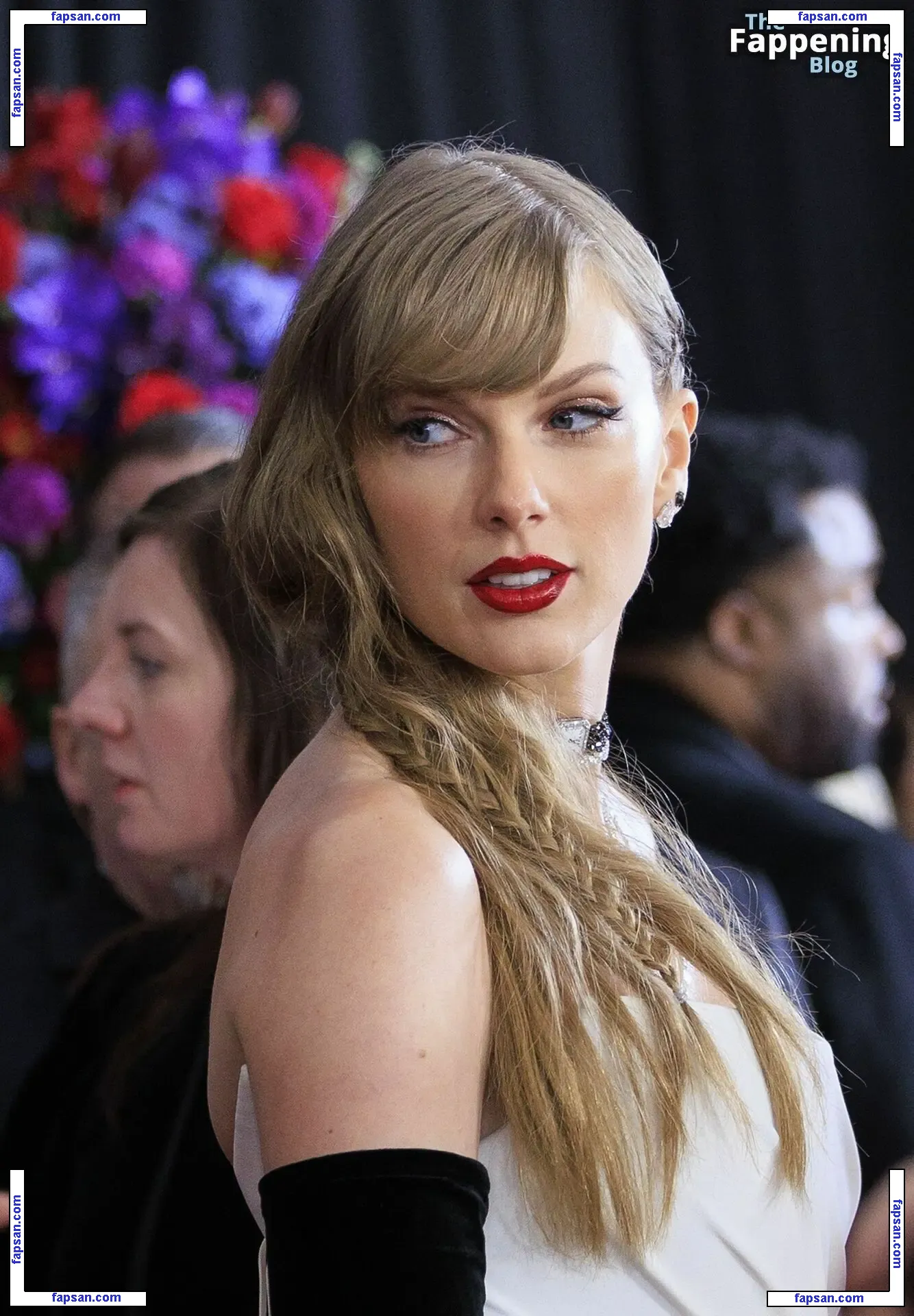 Taylor Swift nude photo #4915 from OnlyFans