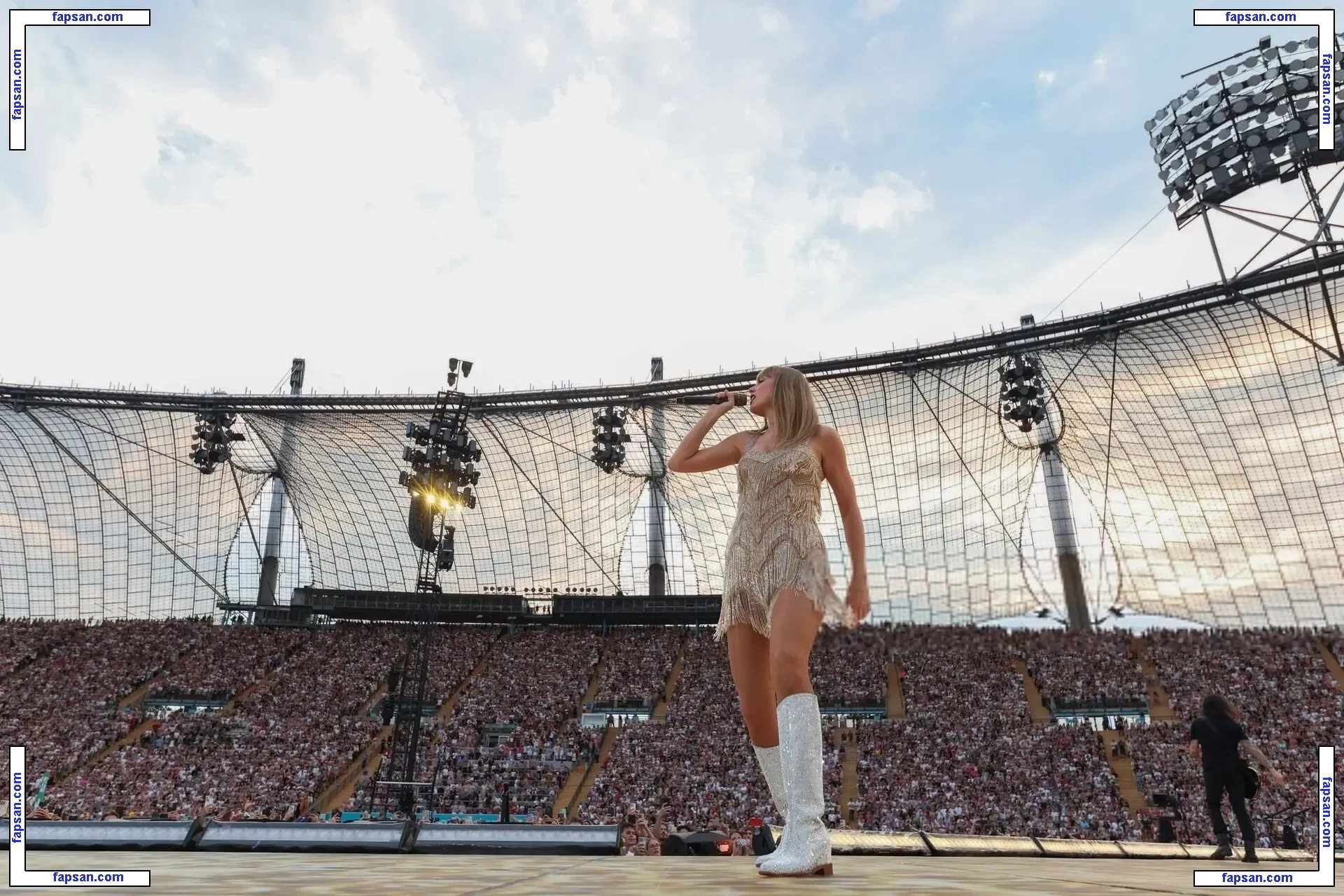 Taylor Swift nude photo #5335 from OnlyFans