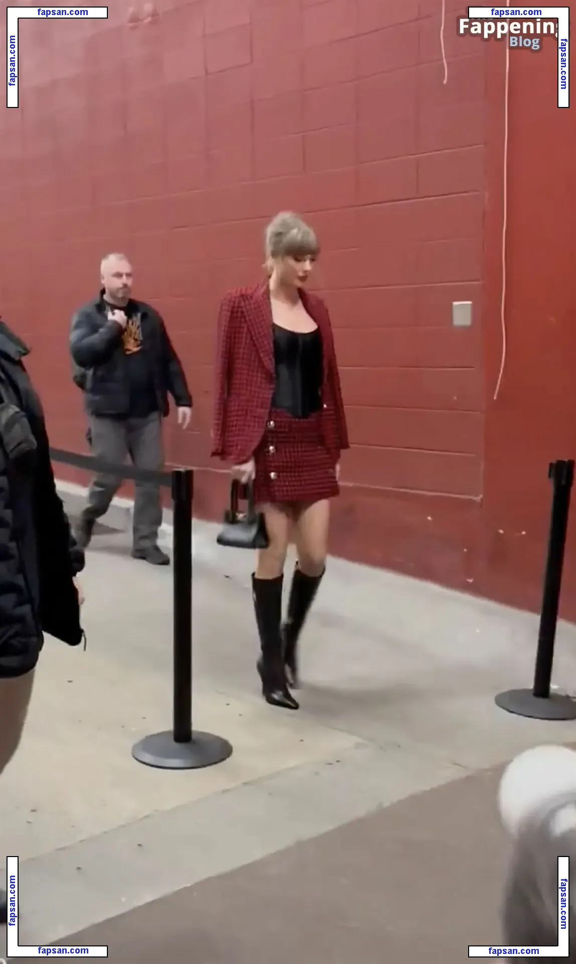 Taylor Swift nude photo #6087 from OnlyFans