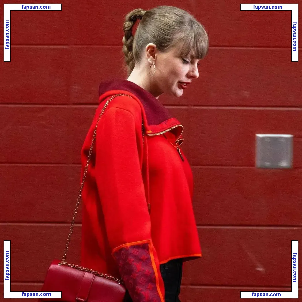 Taylor Swift nude photo #6159 from OnlyFans