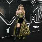 Taylor Swift nude #6078