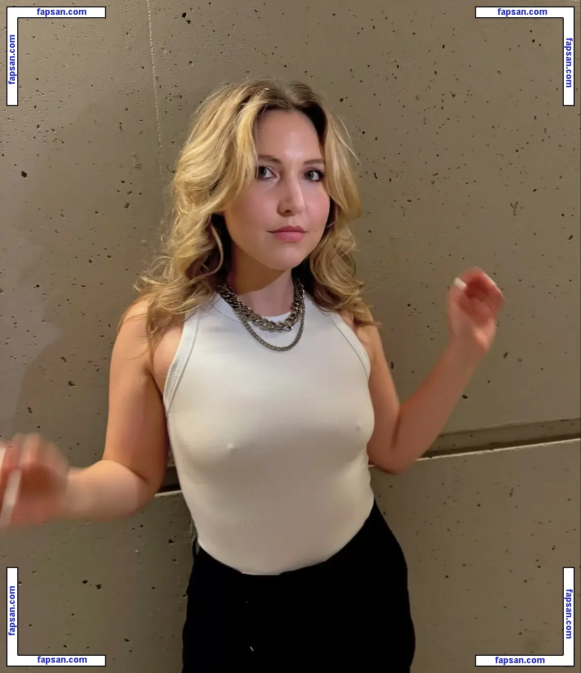Taylor Tomlinson nude photo #0124 from OnlyFans