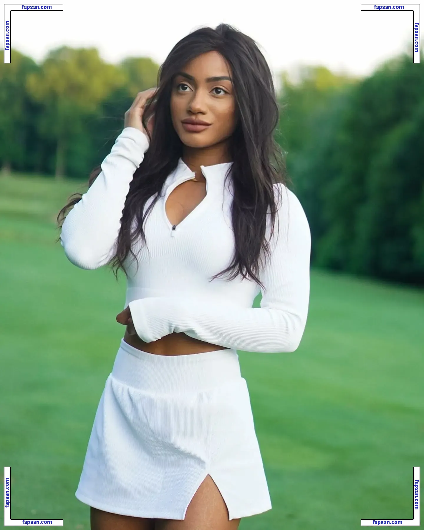 taylorchamp nude photo #0019 from OnlyFans