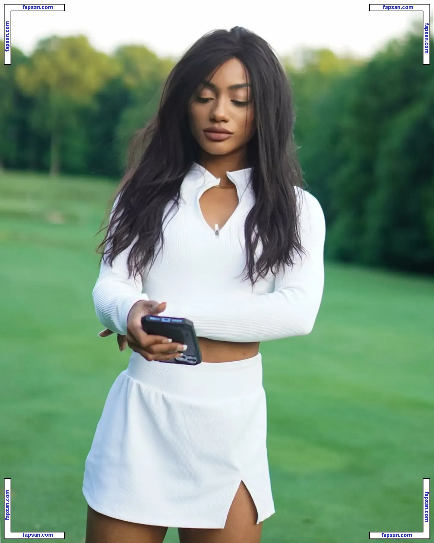 taylorchamp nude photo #0024 from OnlyFans