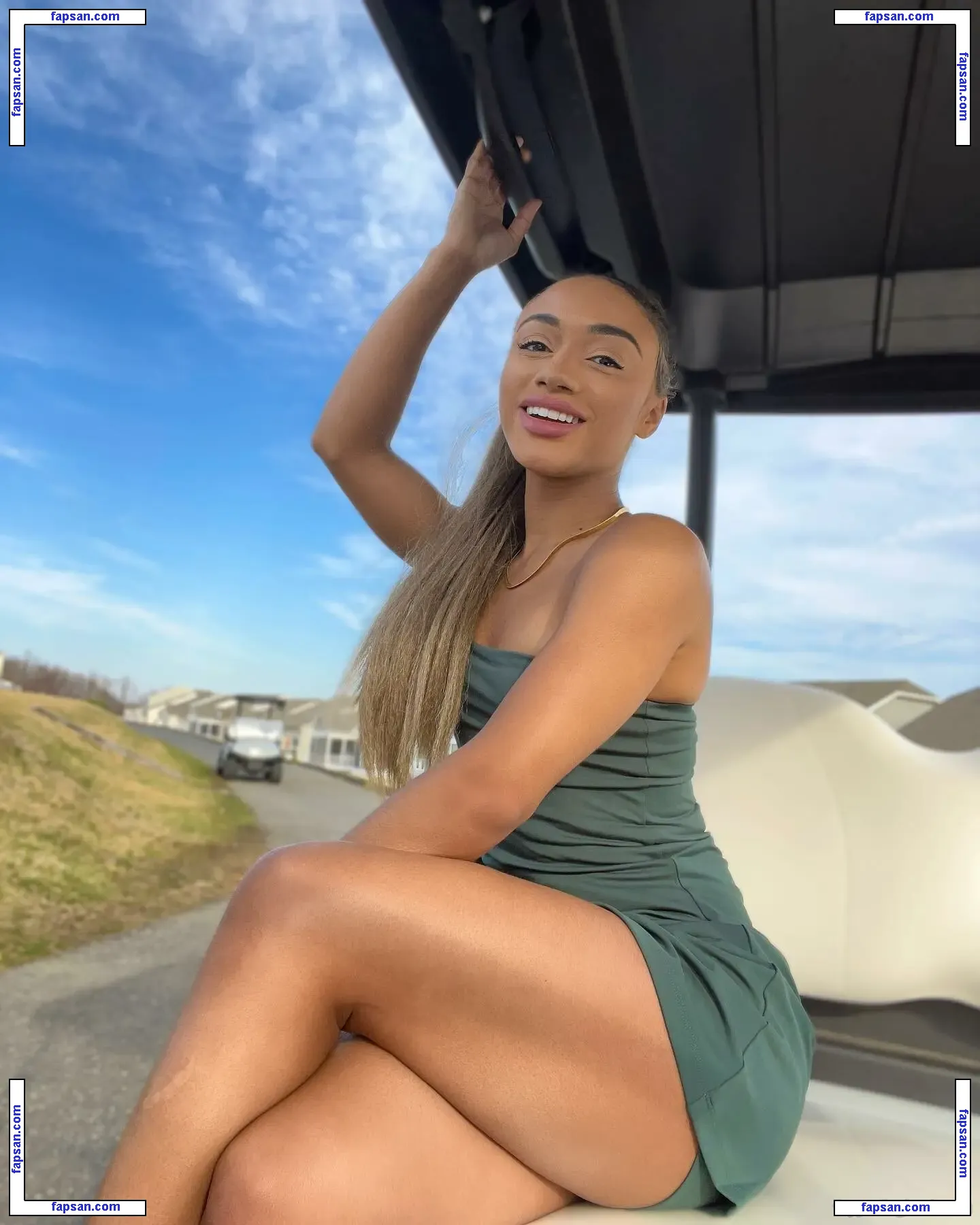 taylorchamp nude photo #0035 from OnlyFans