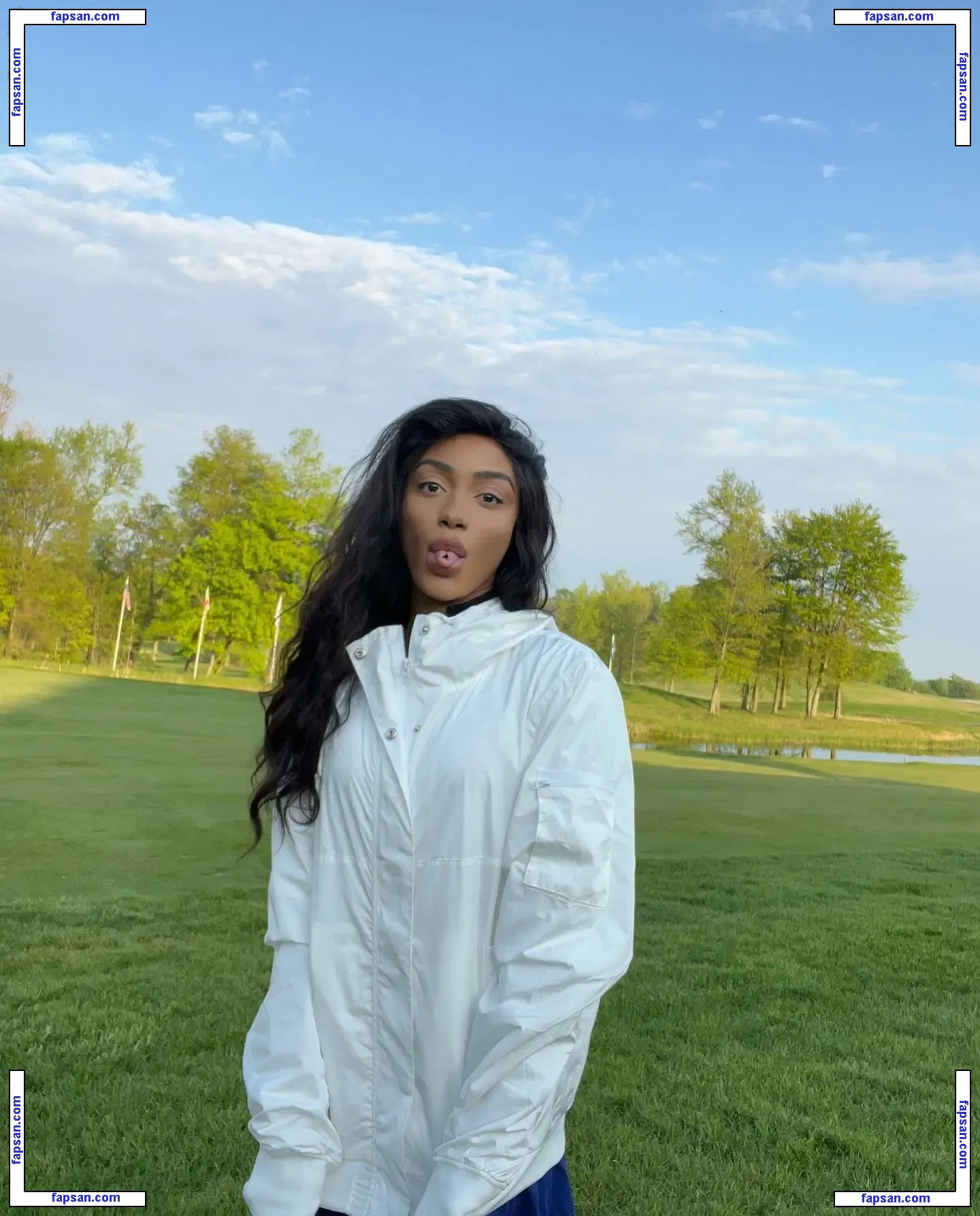 taylorchamp nude photo #0036 from OnlyFans