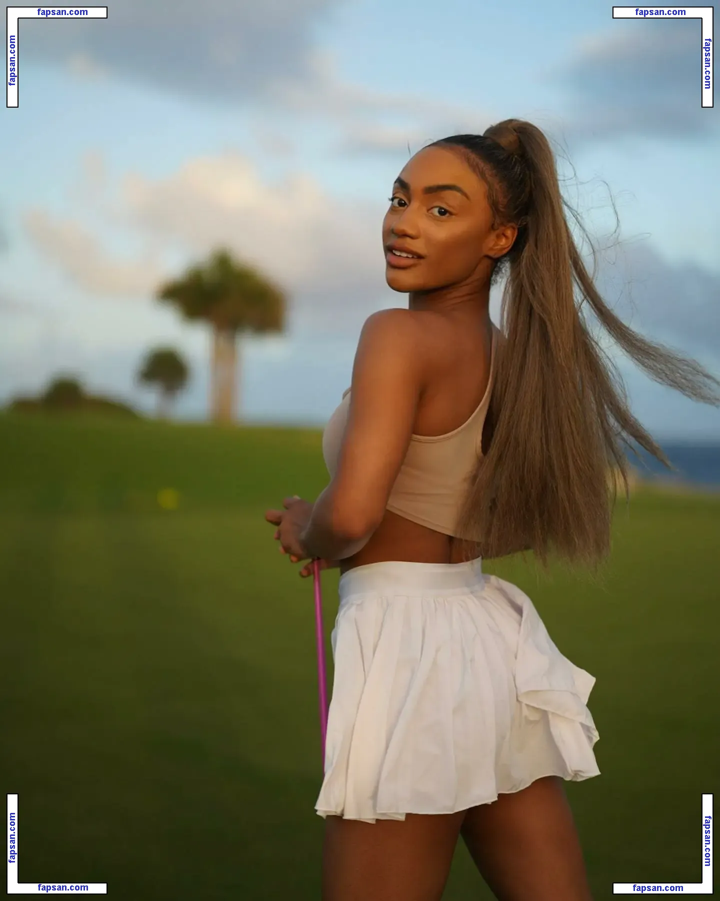 taylorchamp nude photo #0039 from OnlyFans