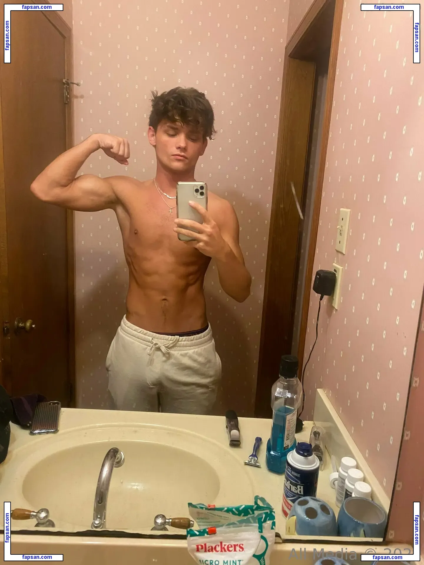 taylorsfree nude photo #0041 from OnlyFans