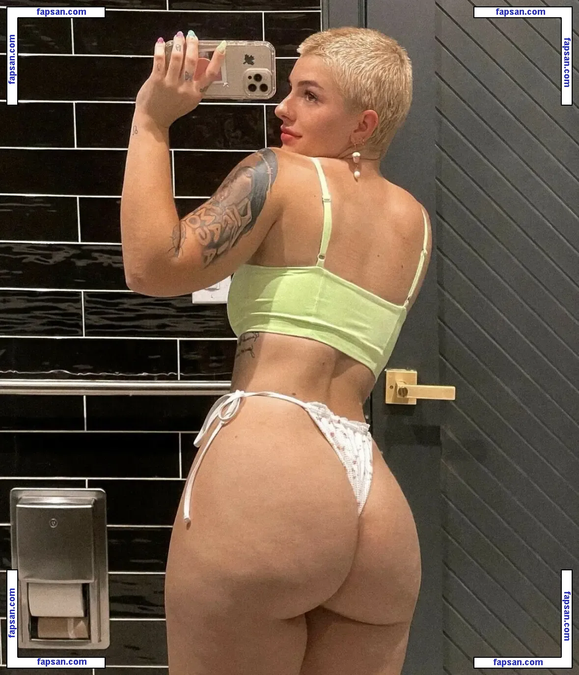 taylorwrenmarie nude photo #0063 from OnlyFans