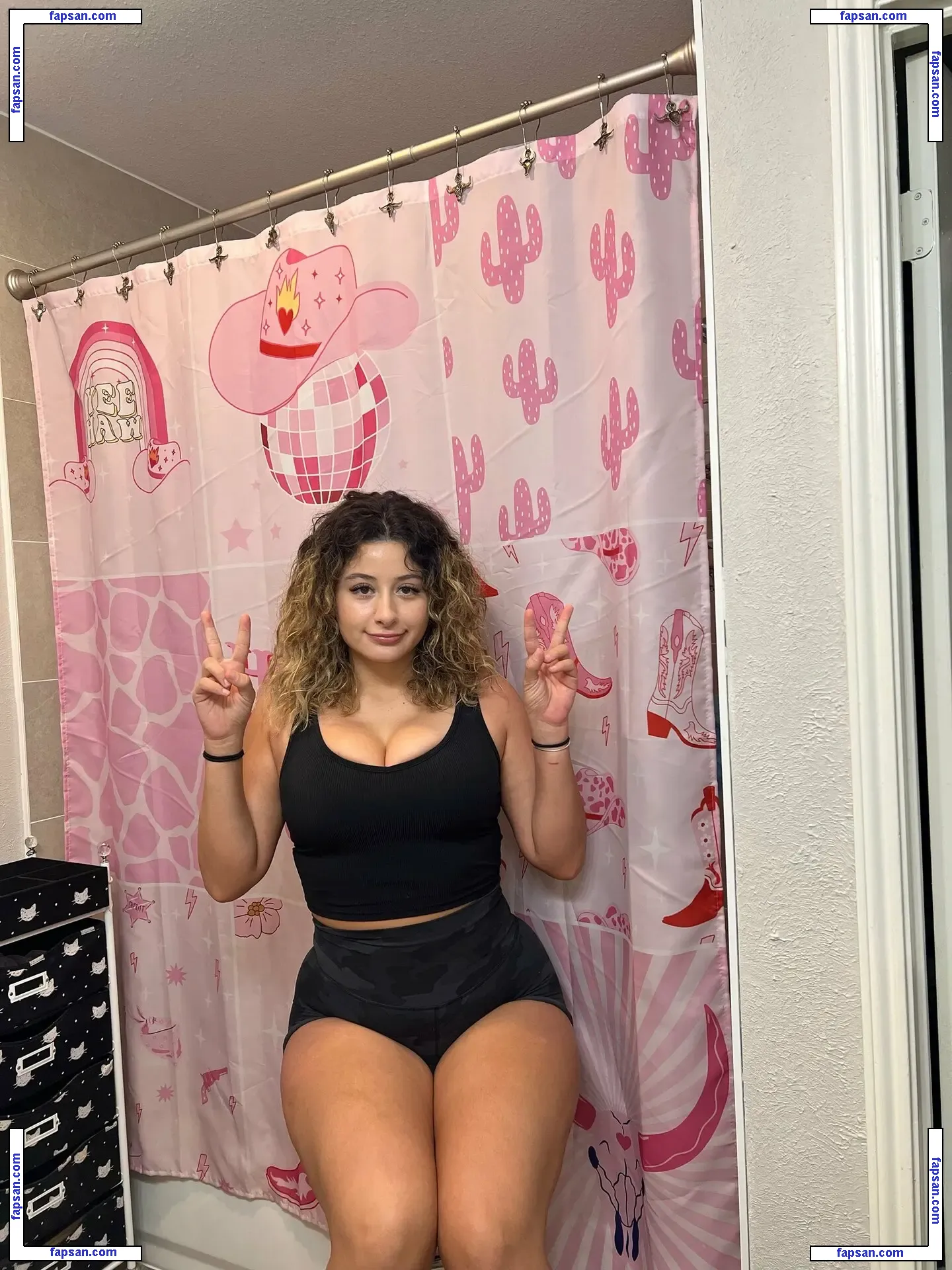 taytries nude photo #0003 from OnlyFans