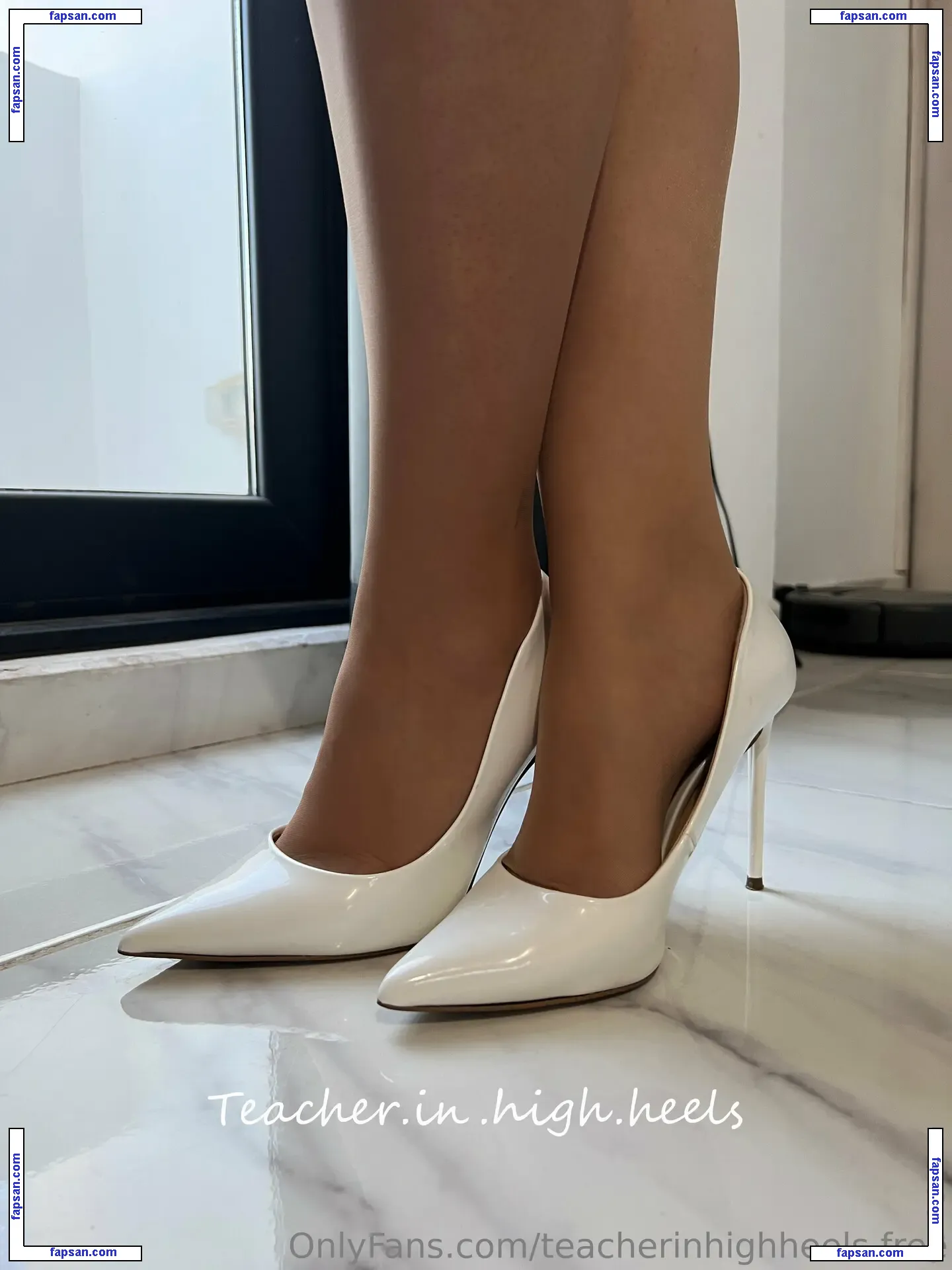 teacherinhighheels.free nude photo #0009 from OnlyFans