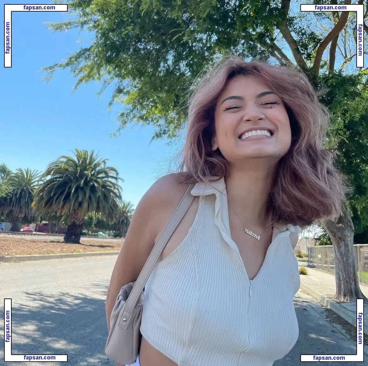 Teciaplox nude photo #0004 from OnlyFans