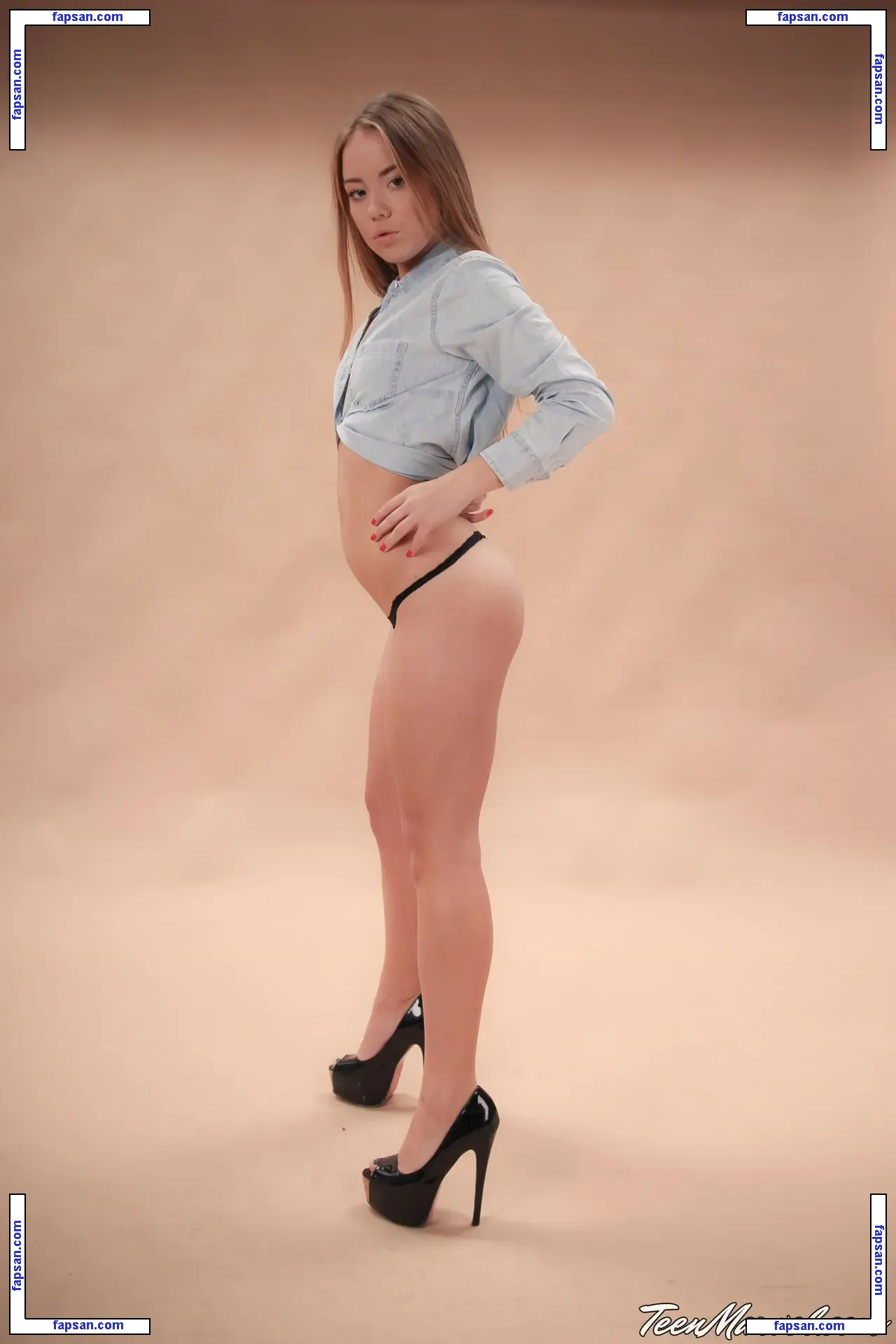 TeenMarvel nude photo #0048 from OnlyFans