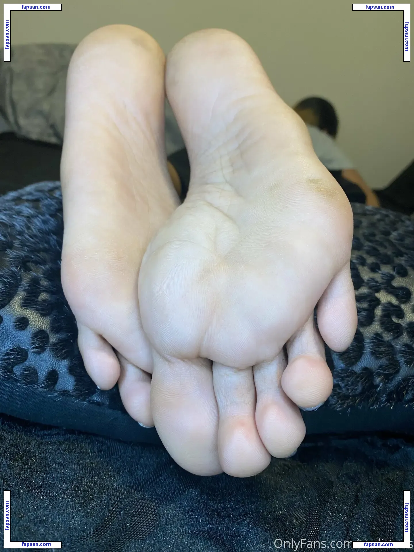 tenlittoes / _tenlittletoes_ nude photo #0010 from OnlyFans