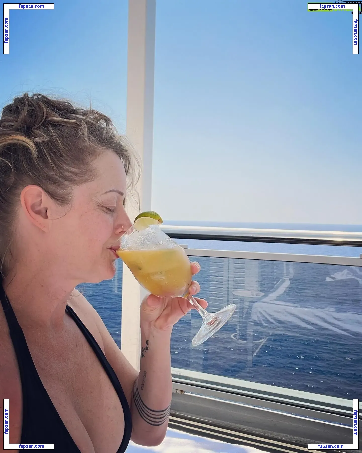 Teri Polo nude photo #0048 from OnlyFans