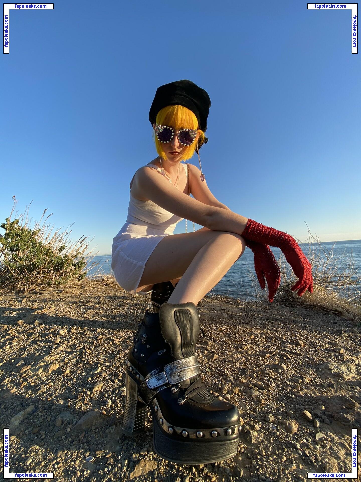 Tessa Violet / tessaviolet / thechronicmasochist nude photo #0020 from OnlyFans