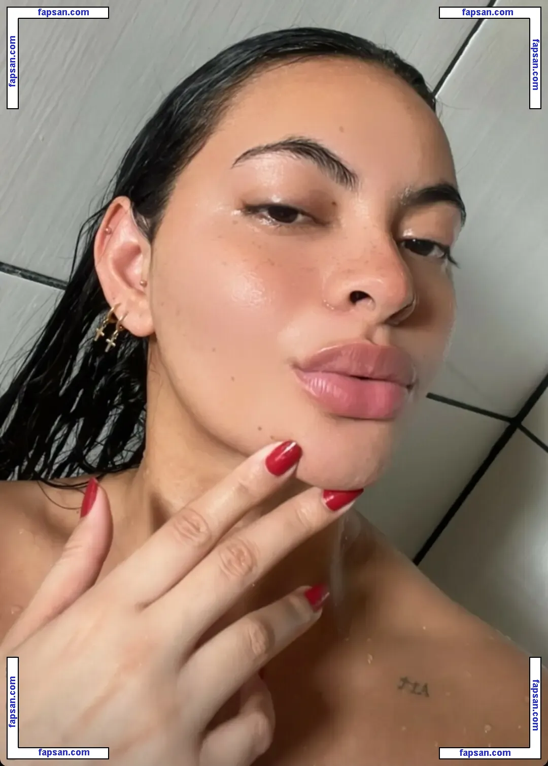 Thamyres Campos nude photo #0085 from OnlyFans