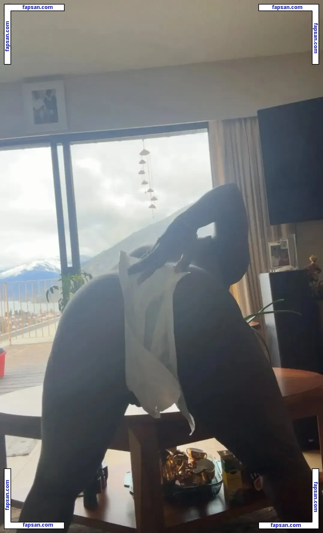 Thandiwe Svisdhal голая фото #0001 с Онлифанс