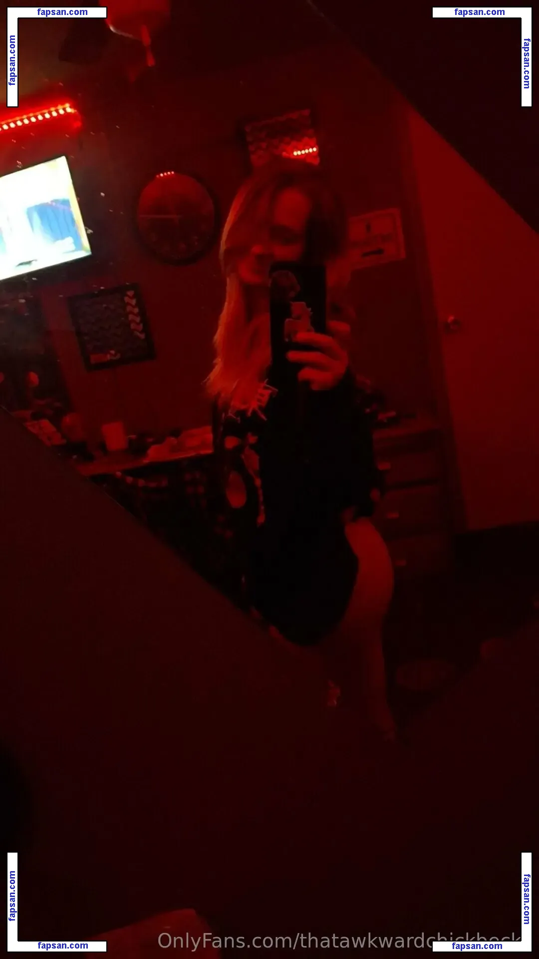 thatawkwardchickbecky nude photo #0015 from OnlyFans