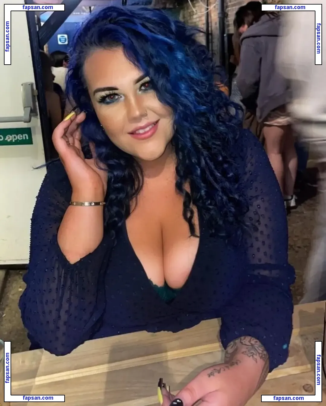 Thatcurvyone nude photo #0001 from OnlyFans