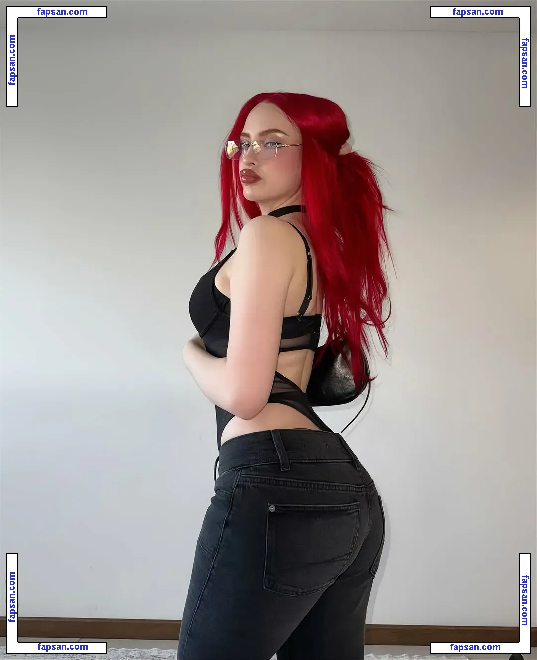 Thayse Kloppel nude photo #0048 from OnlyFans