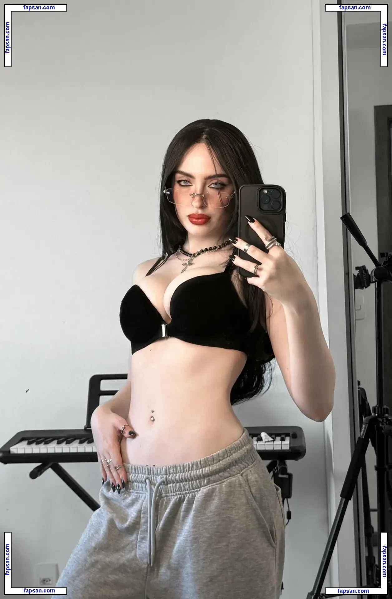 Thayse Kloppel nude photo #0056 from OnlyFans