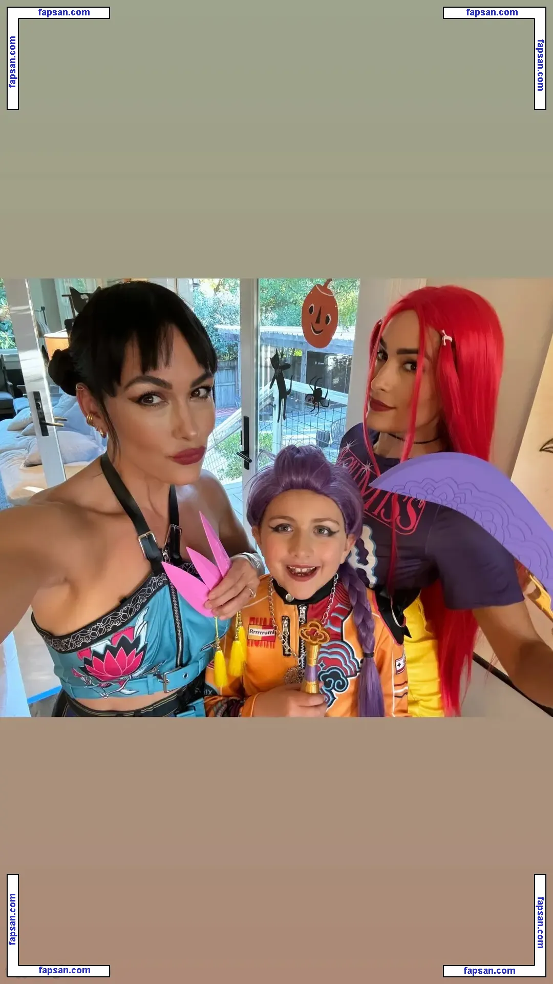 The Bella Twins: голая фото #0426 с Онлифанс