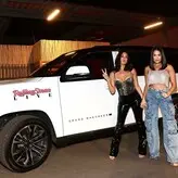 The Bella Twins: голая #0075