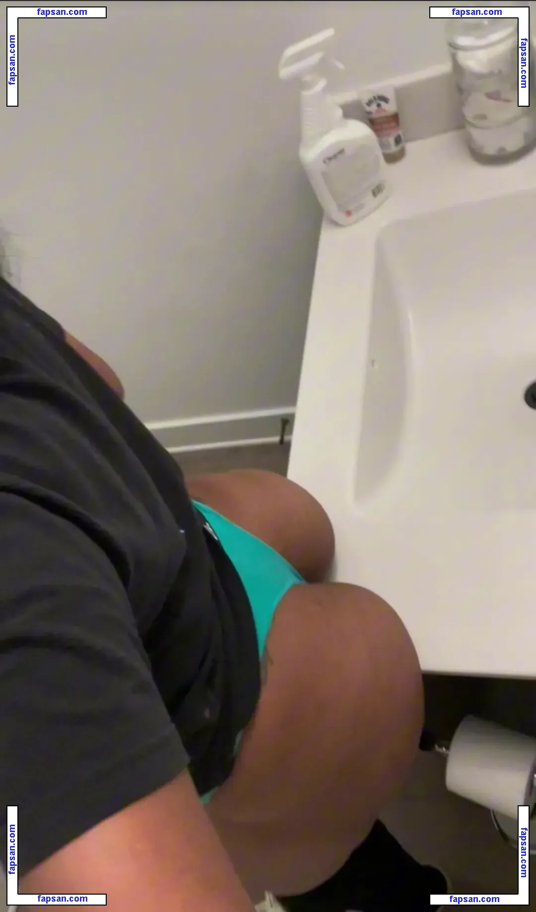 The Cleaning Bunny nude photo #0021 from OnlyFans