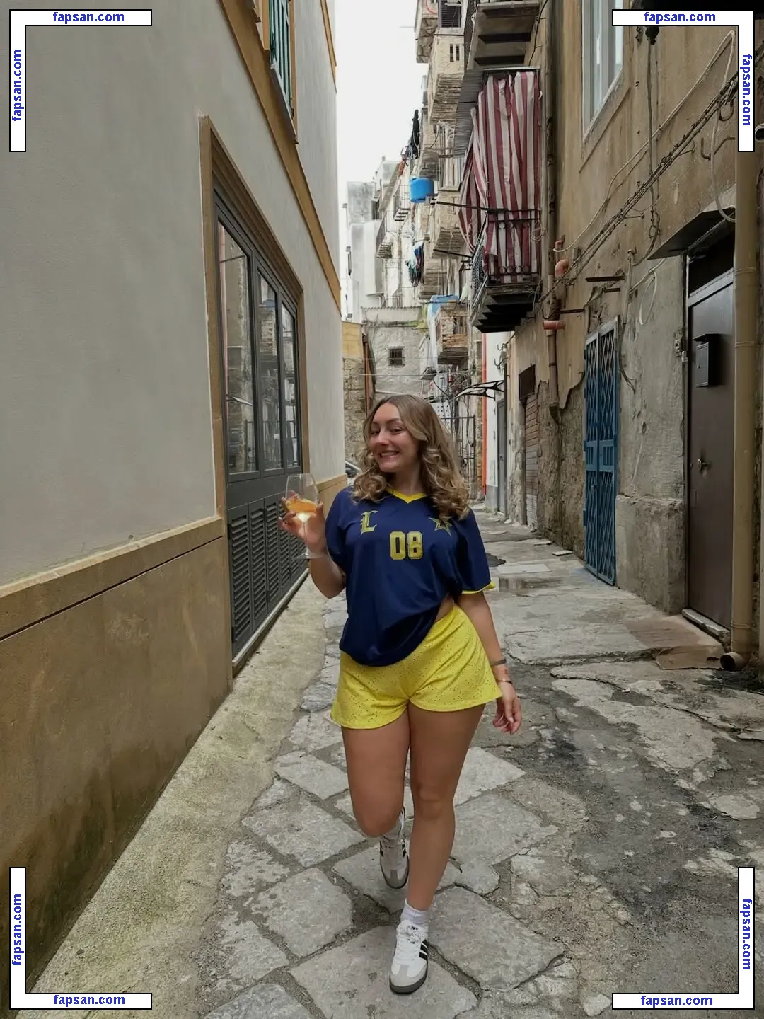 The Katies голая фото #0227 с Онлифанс