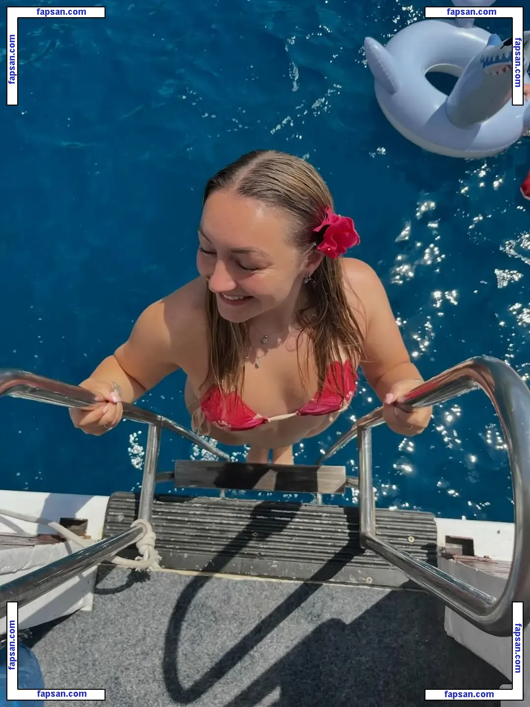 The Katies голая фото #0236 с Онлифанс