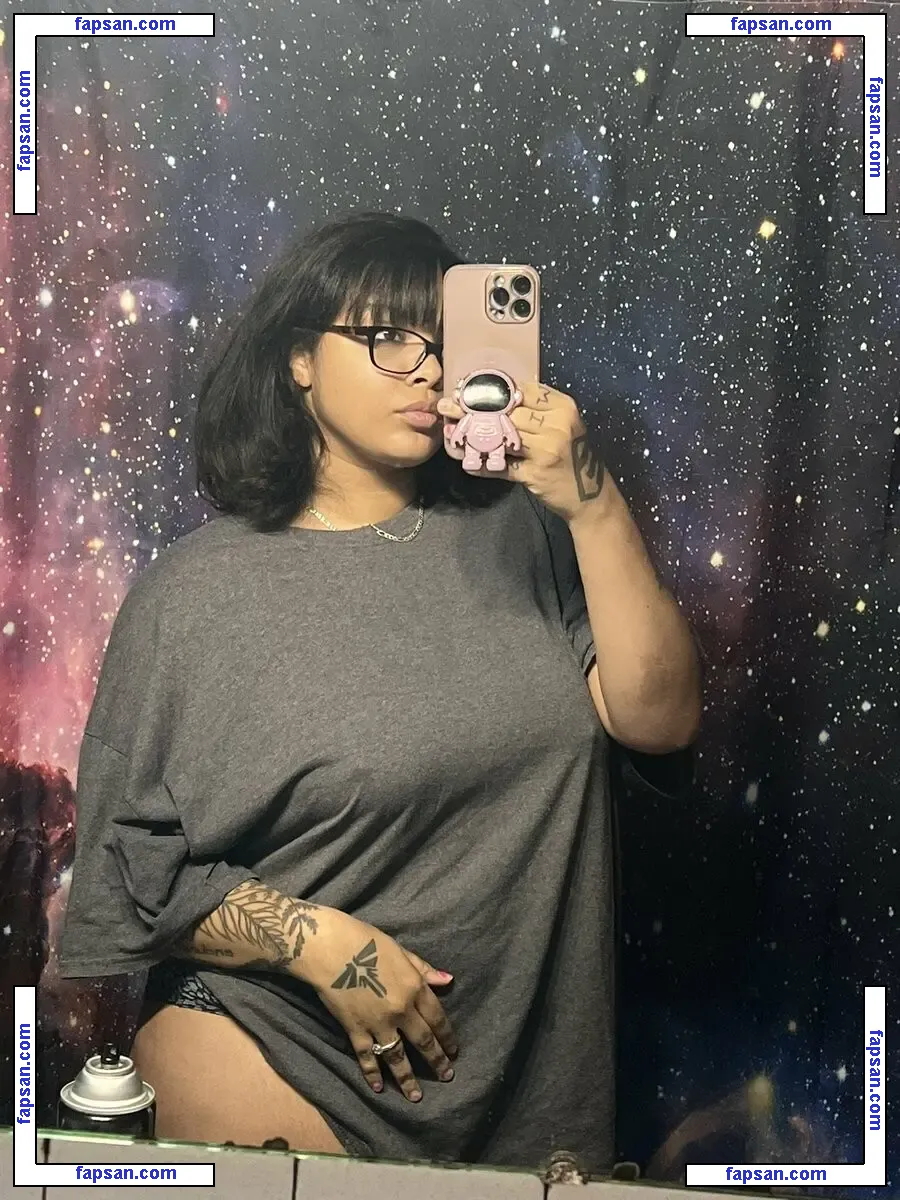 The Queen Celine nude photo #0004 from OnlyFans