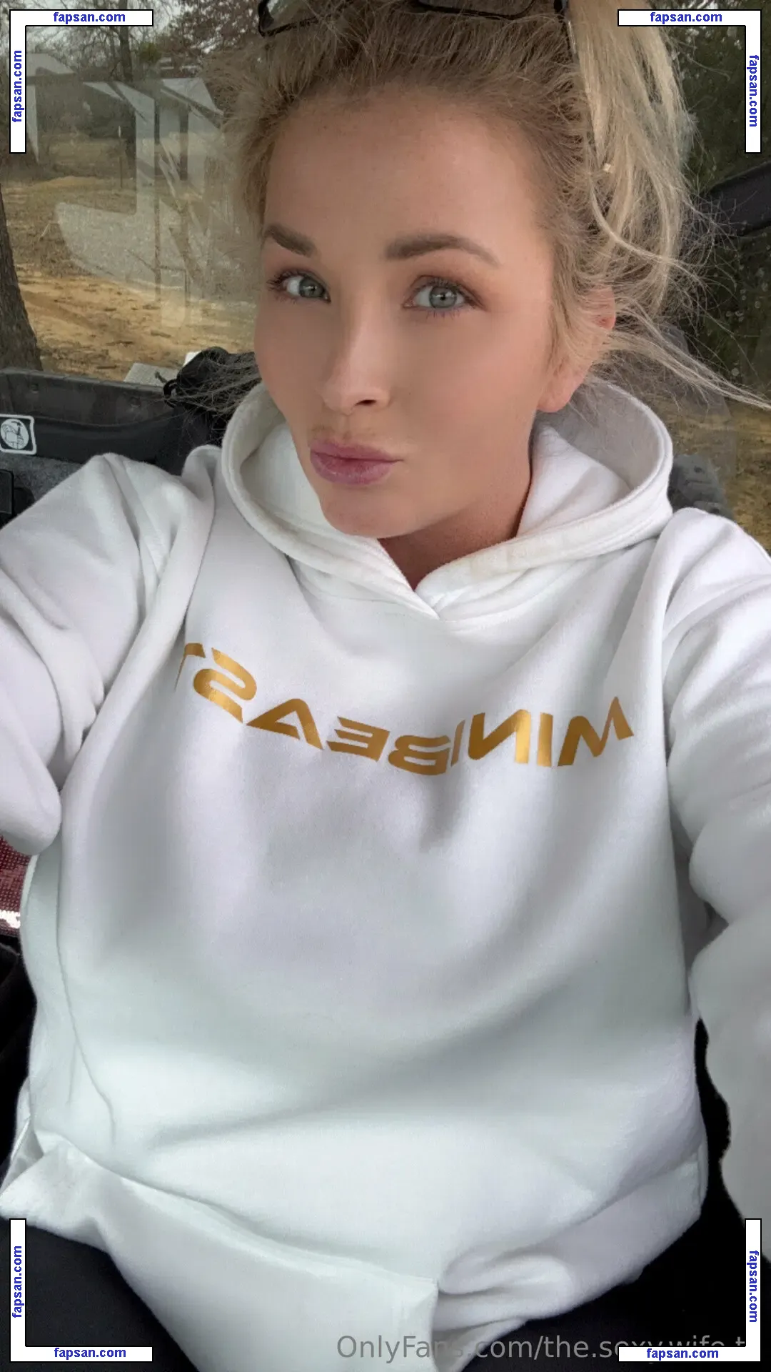 the.sexy.wife.tx nude photo #0014 from OnlyFans