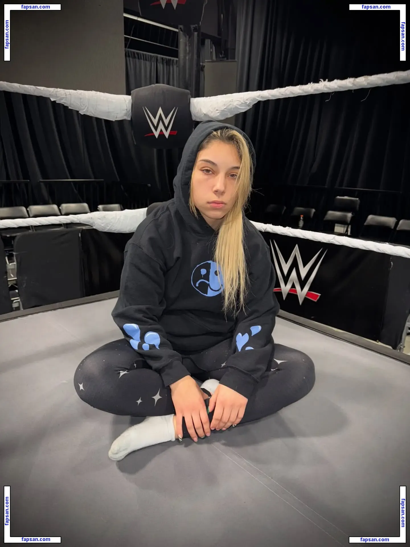 Thea Hail голая фото #0040 с Онлифанс