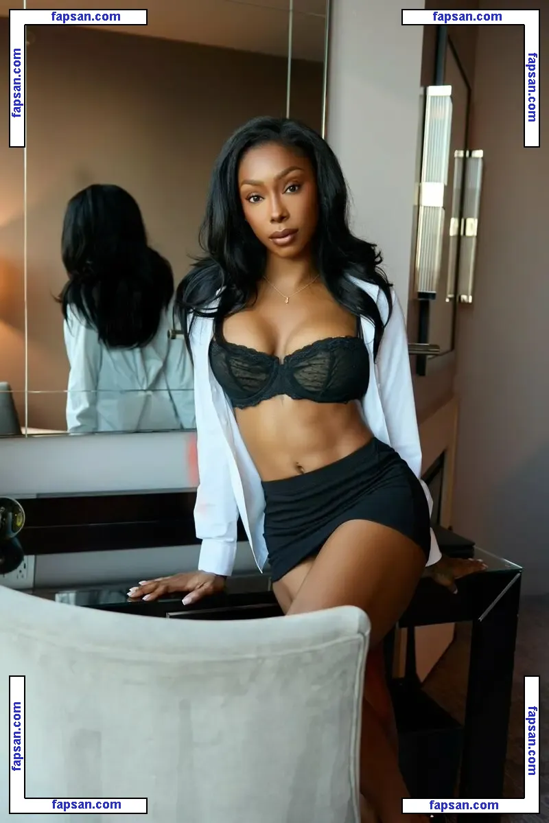 TheAdarosee nude photo #0003 from OnlyFans