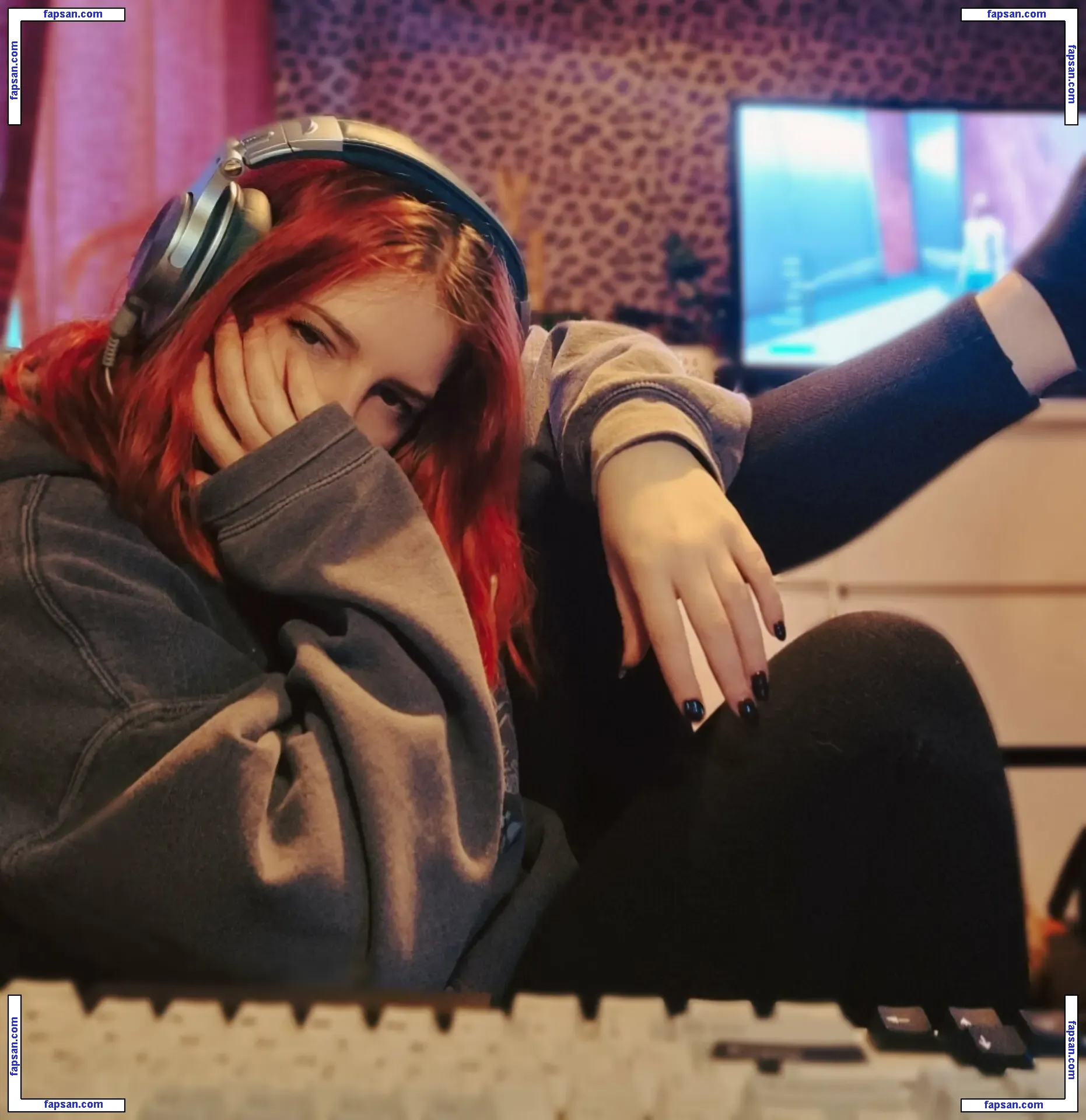 theco0okie голая фото #0011 с Онлифанс