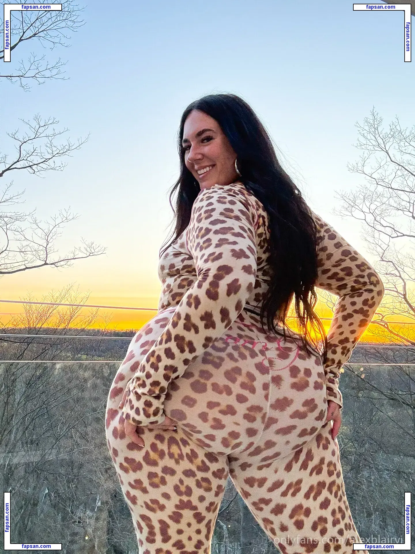 Thecurvyfoxx nude photo #0037 from OnlyFans