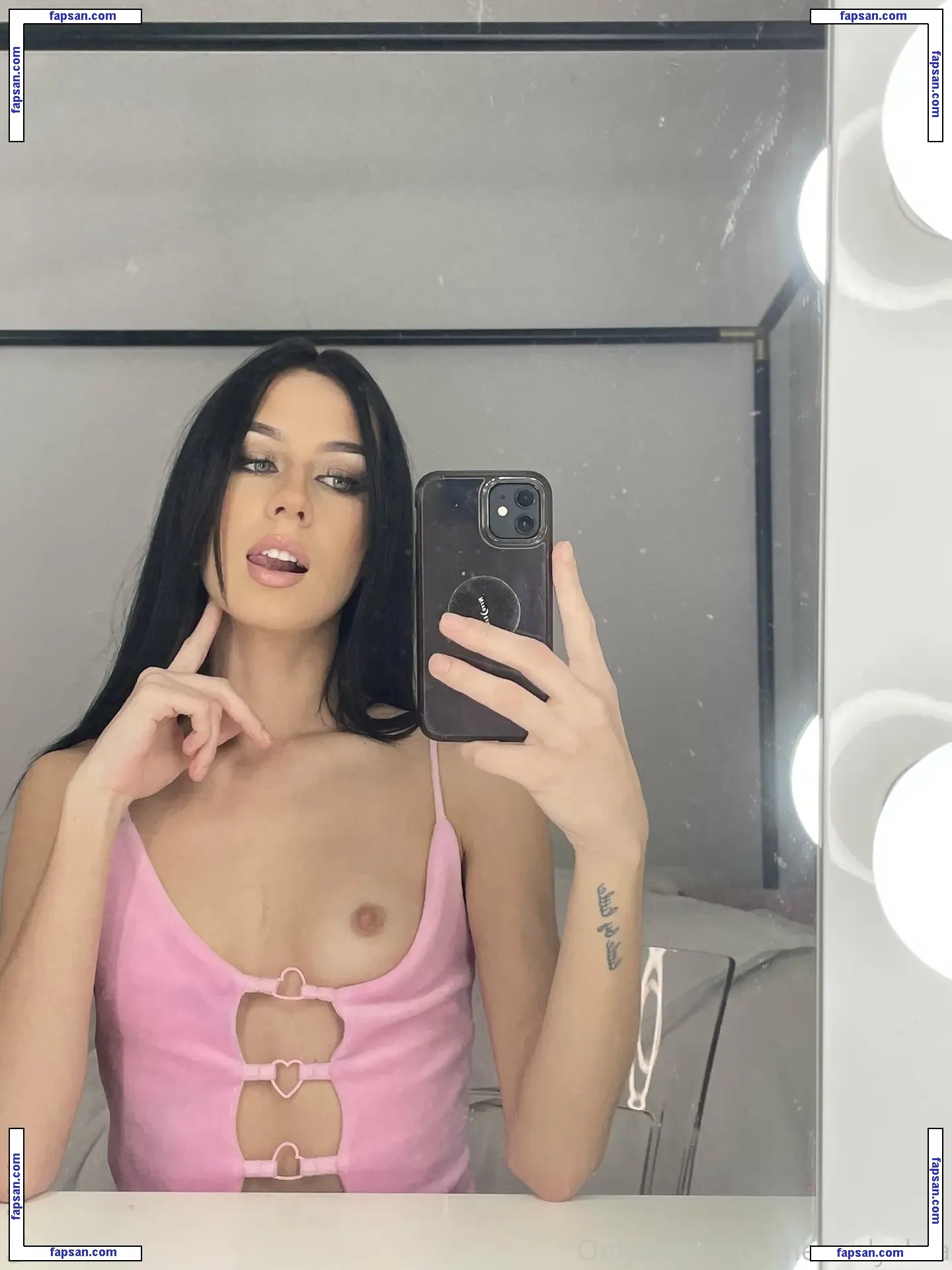 theeonlyalaia nude photo #0100 from OnlyFans