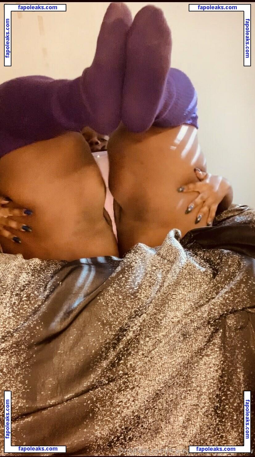 thefamouspeachesandcream / alnmakeup nude photo #0019 from OnlyFans