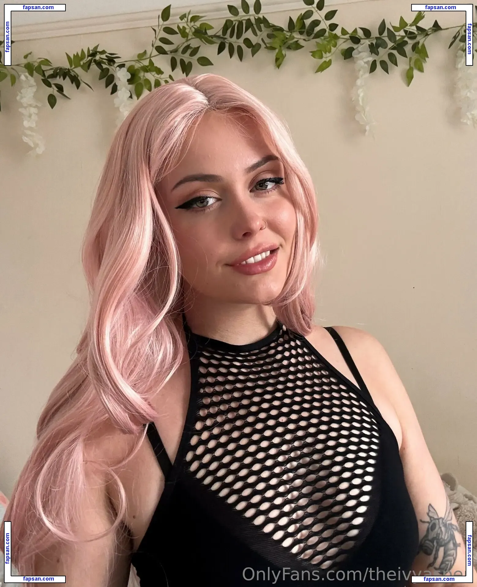 theivyaspen nude photo #0007 from OnlyFans