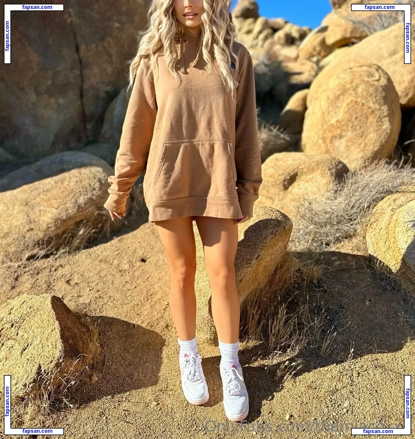 themiacoxxx nude photo #0200 from OnlyFans