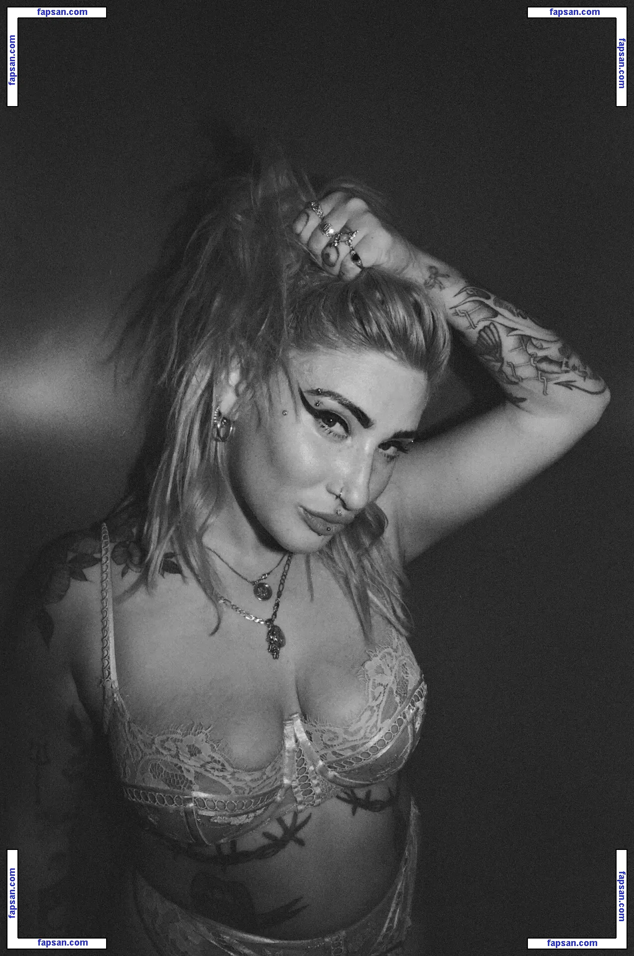 themissgold голая фото #0001 с Онлифанс