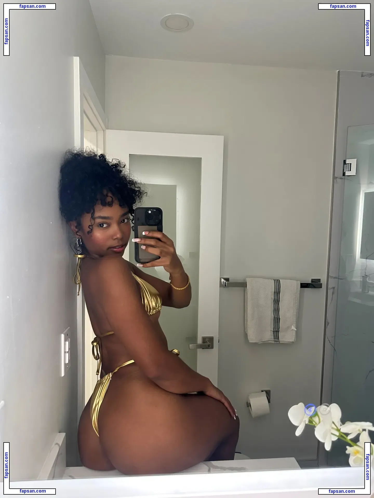 theniknikcourtney голая фото #0002 с Онлифанс