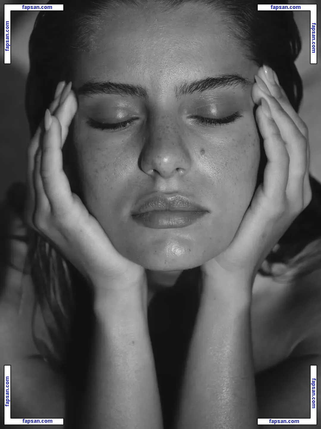 Theopisti голая фото #0004 с Онлифанс