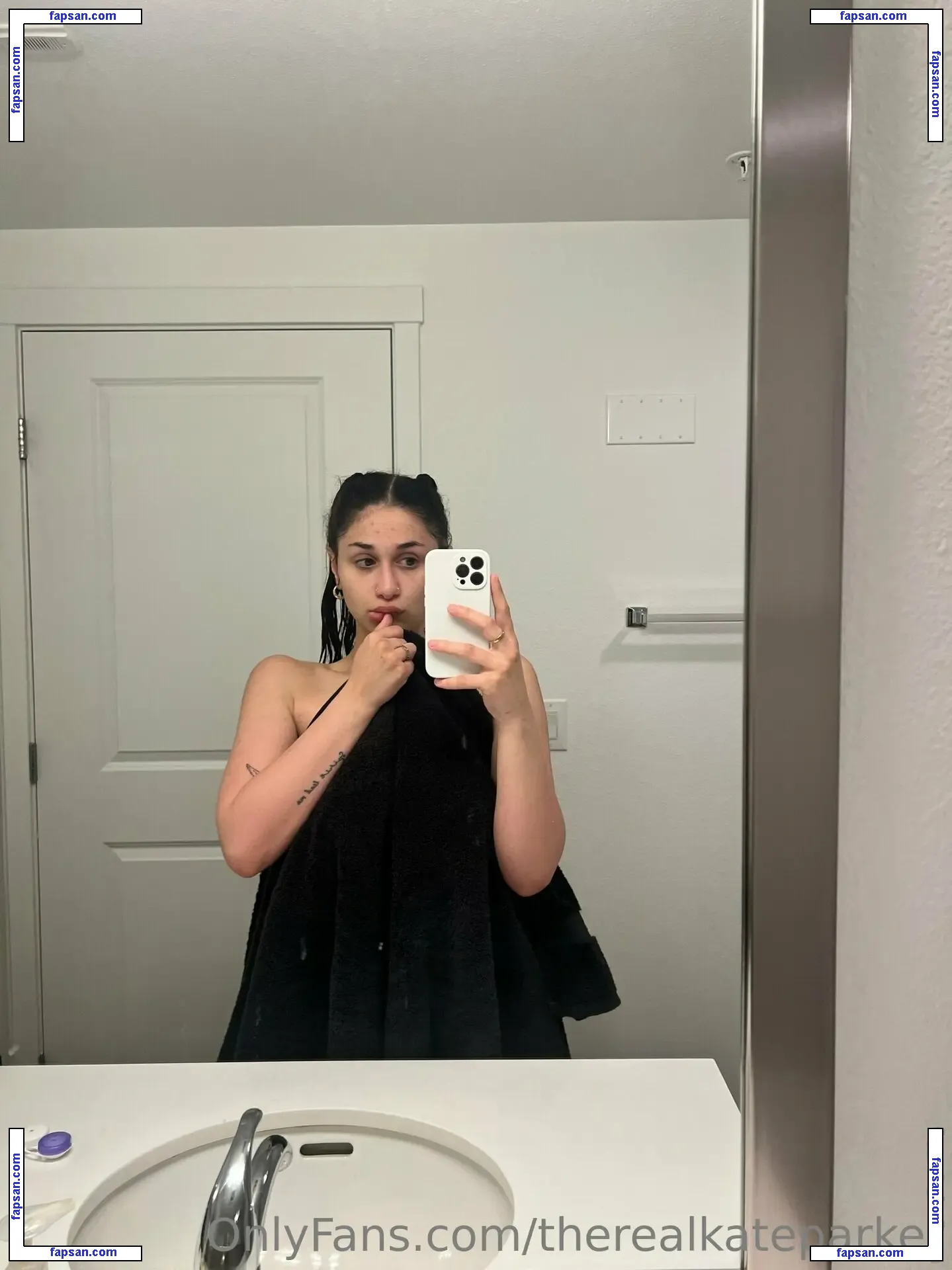 therealkateparker nude photo #0004 from OnlyFans